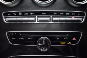 Used_2016_GREY_MERCEDES-BENZ_C-CLASS_2