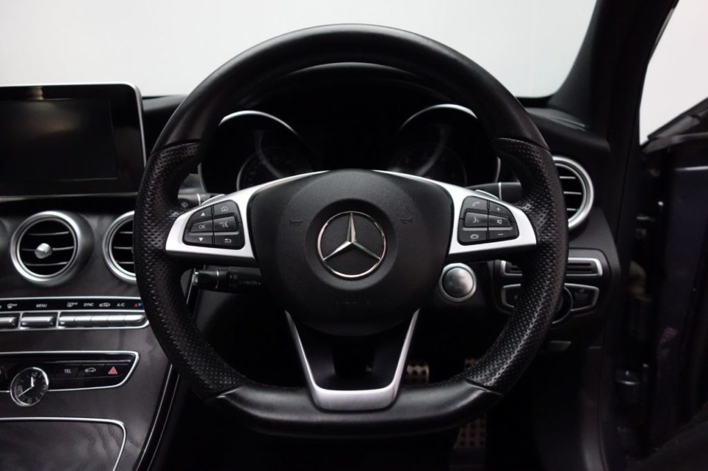 Used_2016_GREY_MERCEDES-BENZ_C-CLASS_2