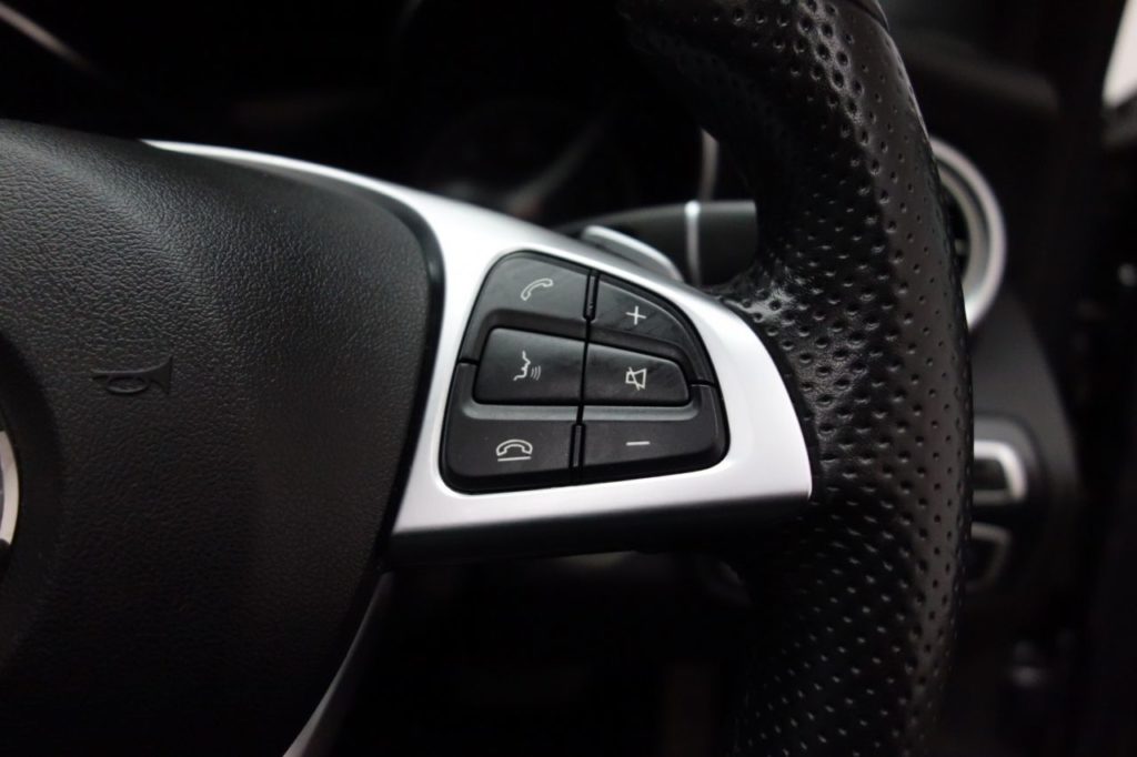 Used_2016_GREY_MERCEDES-BENZ_C-CLASS_2