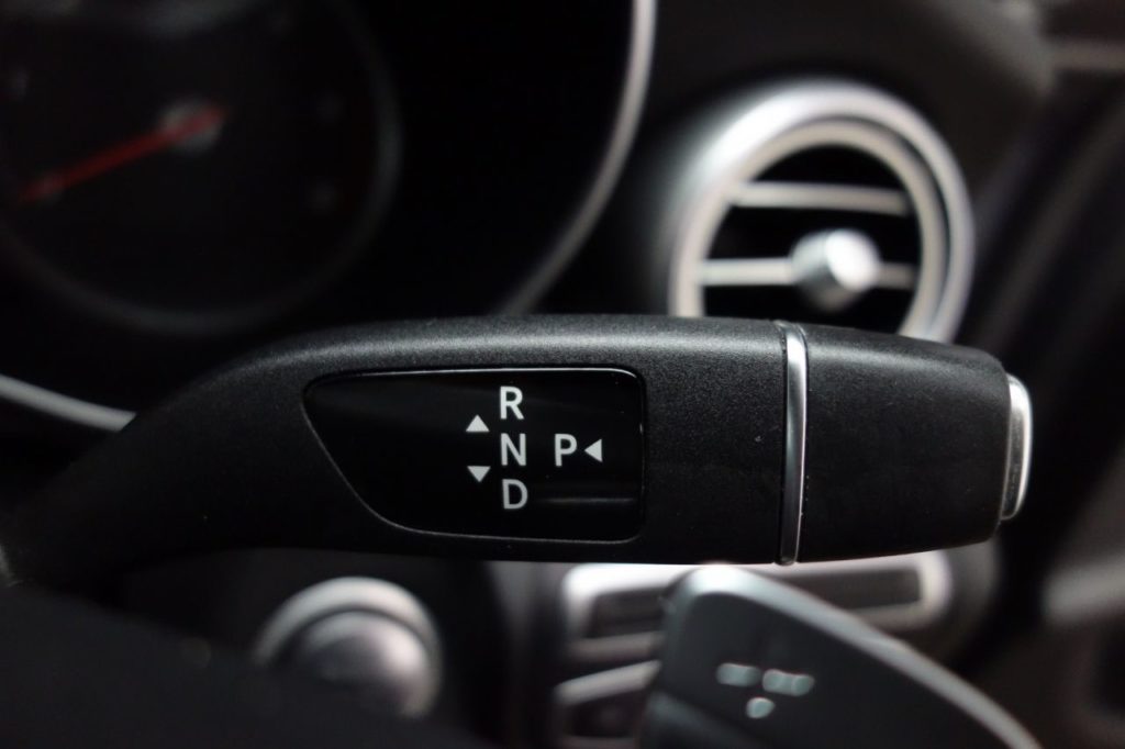 Used_2016_GREY_MERCEDES-BENZ_C-CLASS_2