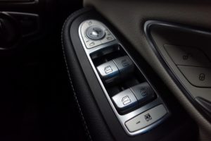 Used_2016_GREY_MERCEDES-BENZ_C-CLASS_2