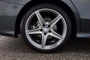 Used_2016_GREY_MERCEDES-BENZ_C-CLASS_2