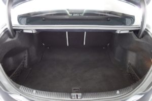 Used_2016_GREY_MERCEDES-BENZ_C-CLASS_2