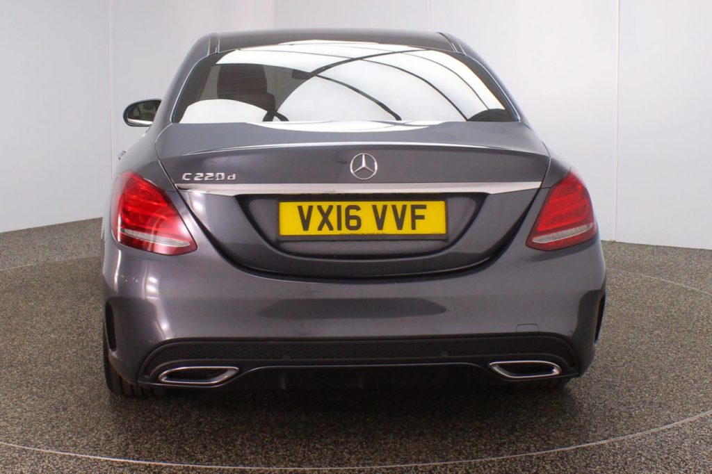 Used_2016_GREY_MERCEDES-BENZ_C-CLASS_2