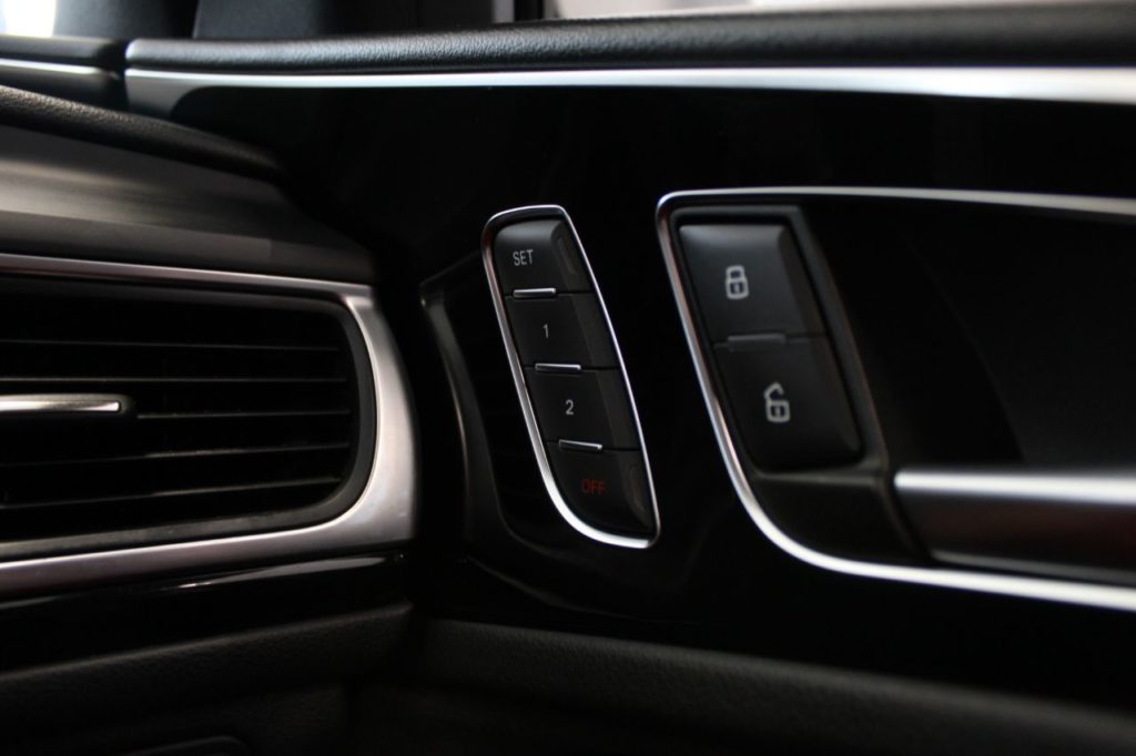 Used_2016_WHITE_AUDI_A6_2
