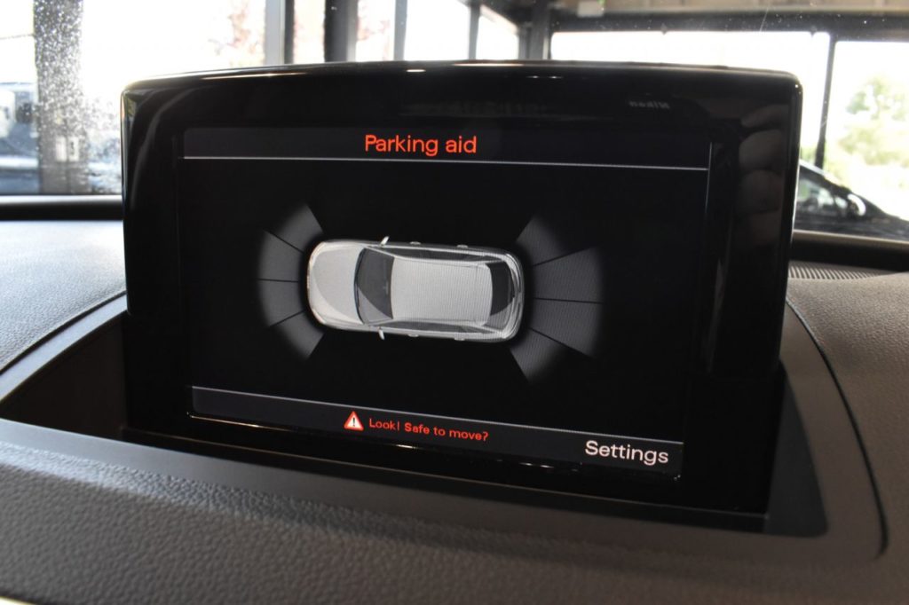 Used_2017_GREY_AUDI_Q3_2