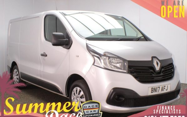 Used 2017 SILVER RENAULT TRAFIC PANEL VAN 1.6 SL27 BUSINESS PLUS DCI 5DR 120 BHP NO VAT (reg. 2017-03-30) for sale in Stockport
