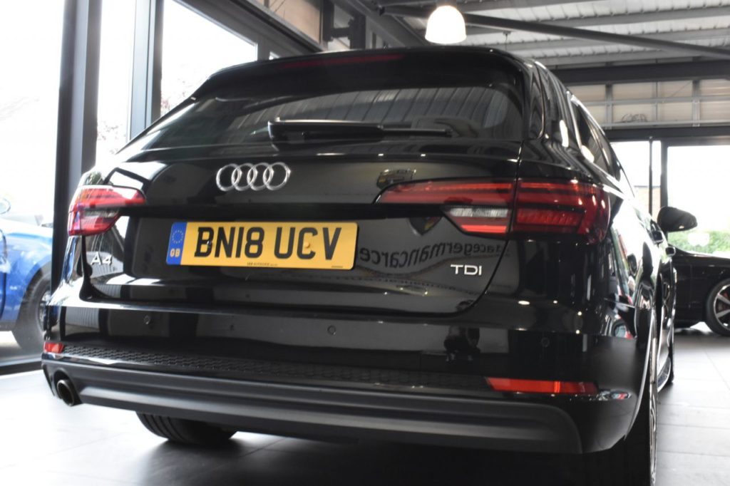 Used_2018_BLACK_AUDI_A4-AVANT_2