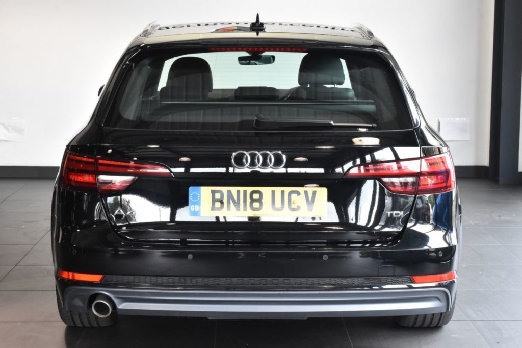 Used_2018_BLACK_AUDI_A4-AVANT_2