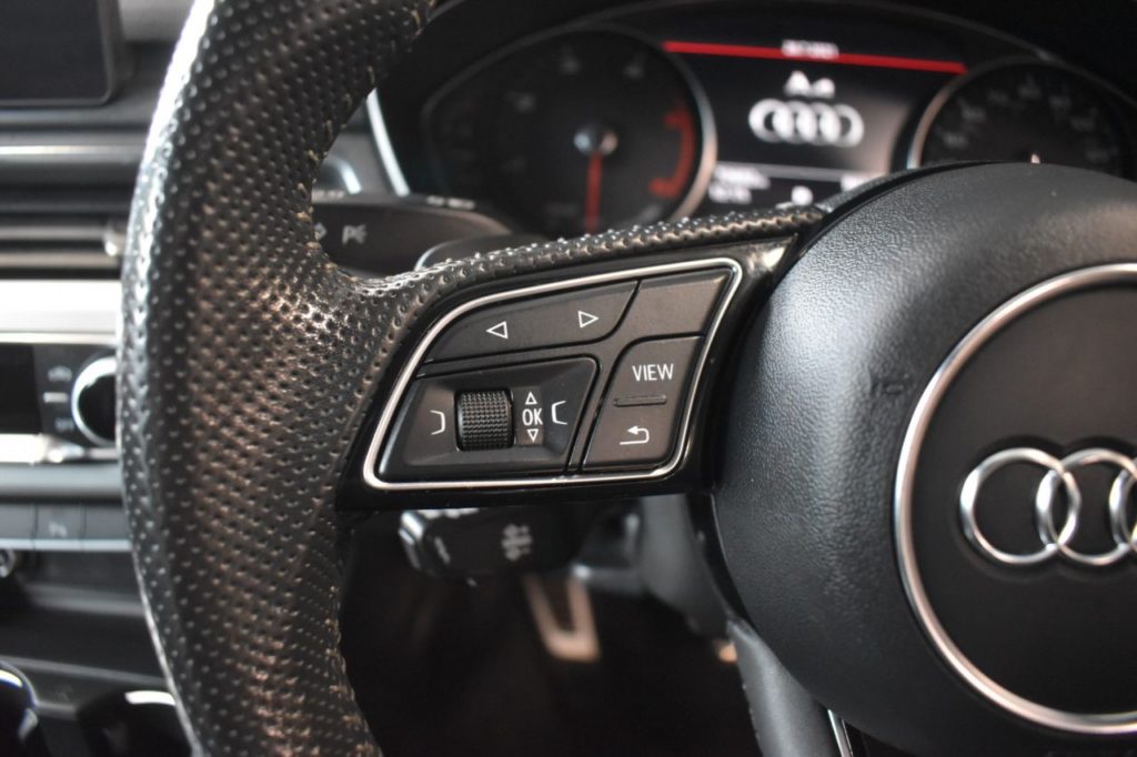 Used_2018_BLACK_AUDI_A4-AVANT_2