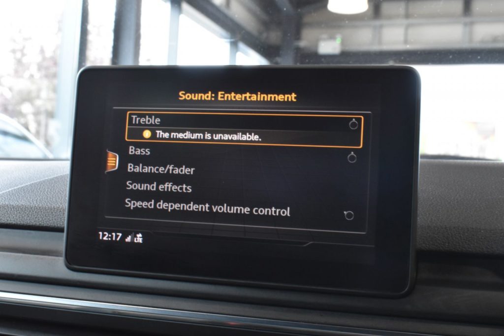 Used_2018_BLACK_AUDI_A4-AVANT_2