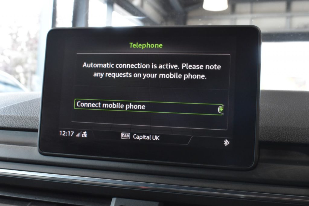 Used_2018_BLACK_AUDI_A4-AVANT_2