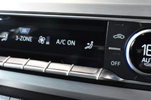 Used_2018_BLACK_AUDI_A4-AVANT_2