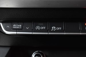 Used_2018_BLACK_AUDI_A4-AVANT_2
