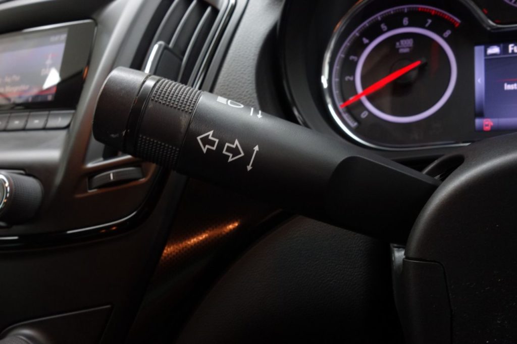 Used_2014_BLACK_VAUXHALL_INSIGNIA_1