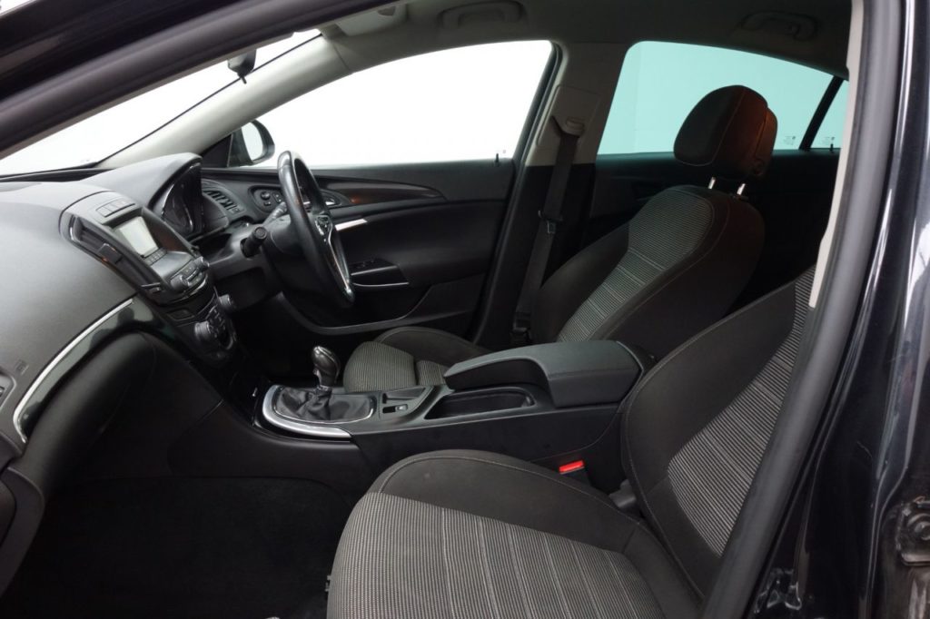 Used_2014_BLACK_VAUXHALL_INSIGNIA_1
