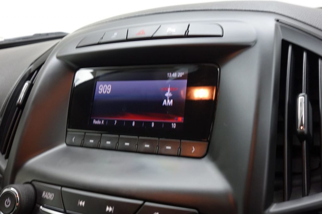 Used_2014_BLACK_VAUXHALL_INSIGNIA_1