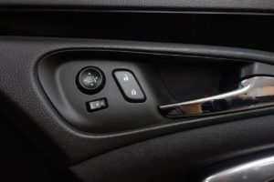 Used_2014_BLACK_VAUXHALL_INSIGNIA_1