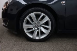 Used_2014_BLACK_VAUXHALL_INSIGNIA_1
