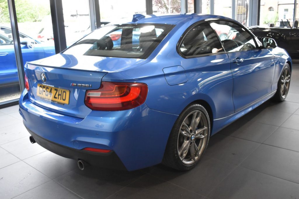 Used_2014_BLUE_BMW_2-SERIES_3