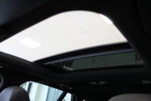 Used_2014_WHITE_MERCEDES-BENZ_C-CLASS_2