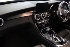 Used_2014_WHITE_MERCEDES-BENZ_C-CLASS_2
