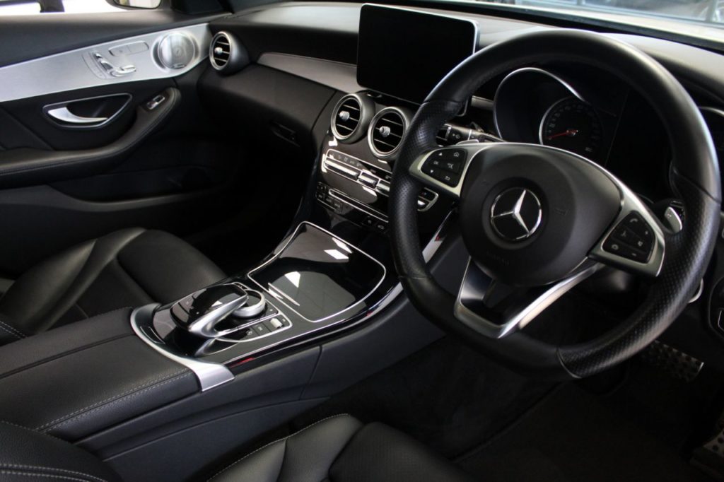 Used_2014_WHITE_MERCEDES-BENZ_C-CLASS_2
