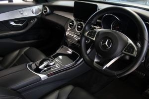 Used_2014_WHITE_MERCEDES-BENZ_C-CLASS_2