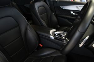 Used_2014_WHITE_MERCEDES-BENZ_C-CLASS_2