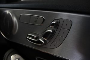 Used_2014_WHITE_MERCEDES-BENZ_C-CLASS_2