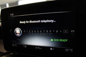 Used_2014_WHITE_MERCEDES-BENZ_C-CLASS_2