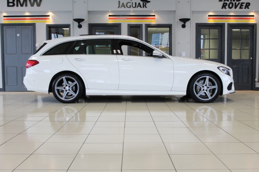 Used_2014_WHITE_MERCEDES-BENZ_C-CLASS_2