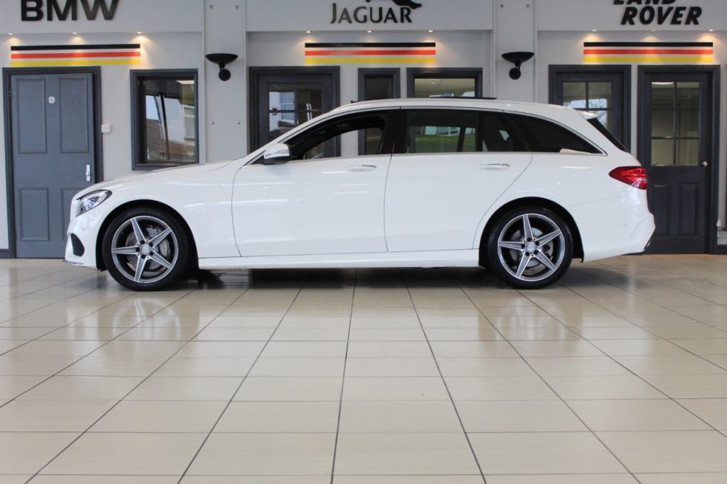Used_2014_WHITE_MERCEDES-BENZ_C-CLASS_2