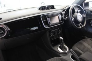 Used_2015_SILVER_VOLKSWAGEN_BEETLE_2