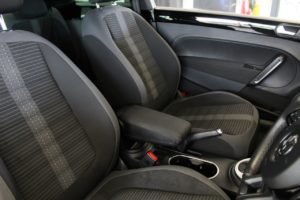 Used_2015_SILVER_VOLKSWAGEN_BEETLE_2