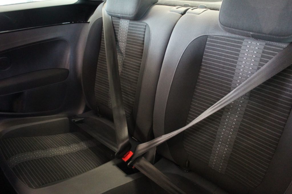 Used_2015_SILVER_VOLKSWAGEN_BEETLE_2