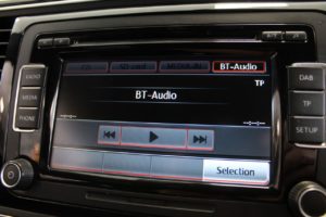 Used_2015_SILVER_VOLKSWAGEN_BEETLE_2