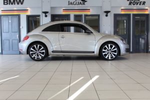 Used_2015_SILVER_VOLKSWAGEN_BEETLE_2