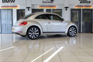 Used_2015_SILVER_VOLKSWAGEN_BEETLE_2