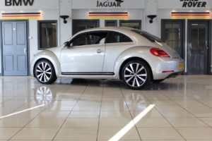 Used_2015_SILVER_VOLKSWAGEN_BEETLE_2