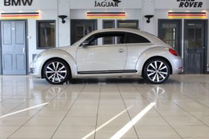 Used_2015_SILVER_VOLKSWAGEN_BEETLE_2