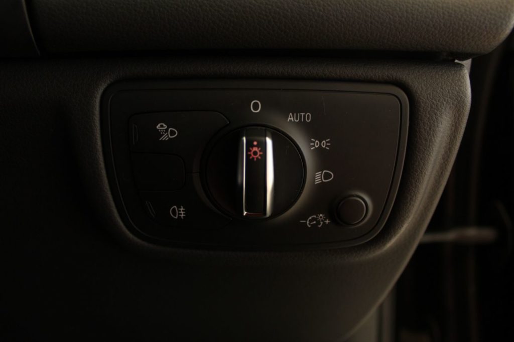 Used_2016_BLACK_AUDI_A6-AVANT_3
