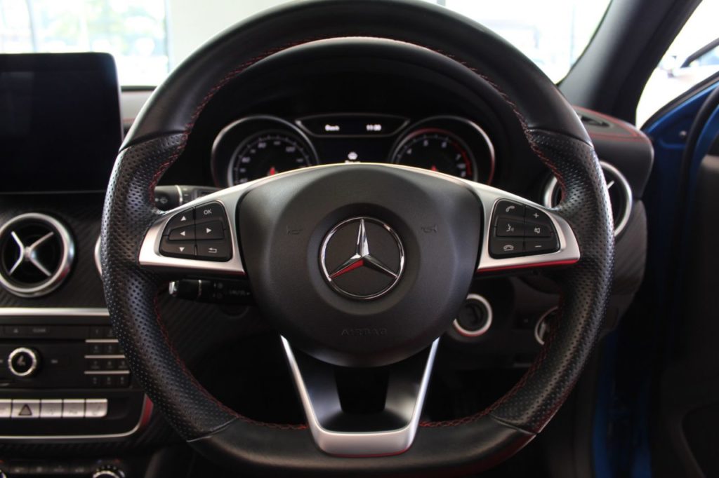 Used_2016_BLUE_MERCEDES-BENZ_A-CLASS_1