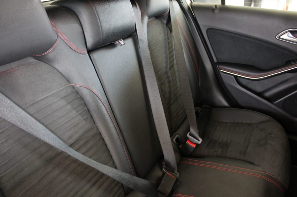 Used_2016_WHITE_MERCEDES-BENZ_A-CLASS_2