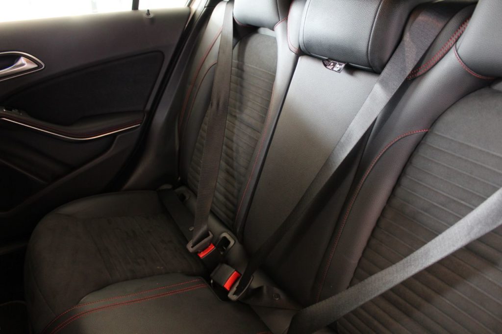 Used_2016_WHITE_MERCEDES-BENZ_A-CLASS_2