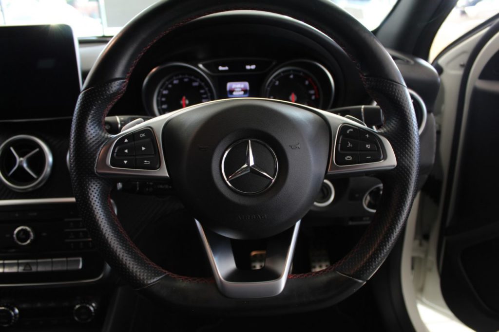 Used_2016_WHITE_MERCEDES-BENZ_A-CLASS_2