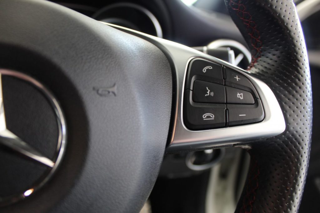 Used_2016_WHITE_MERCEDES-BENZ_A-CLASS_2