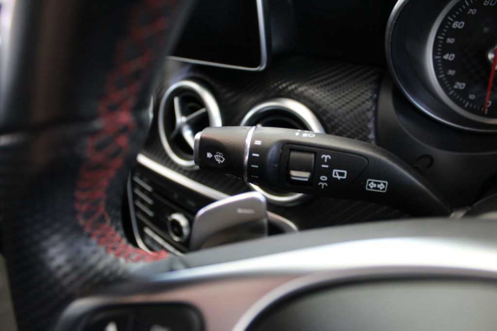 Used_2016_WHITE_MERCEDES-BENZ_A-CLASS_2