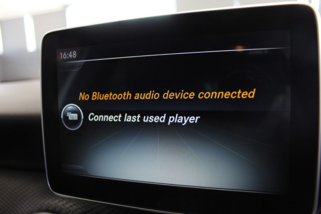 Used_2016_WHITE_MERCEDES-BENZ_A-CLASS_2