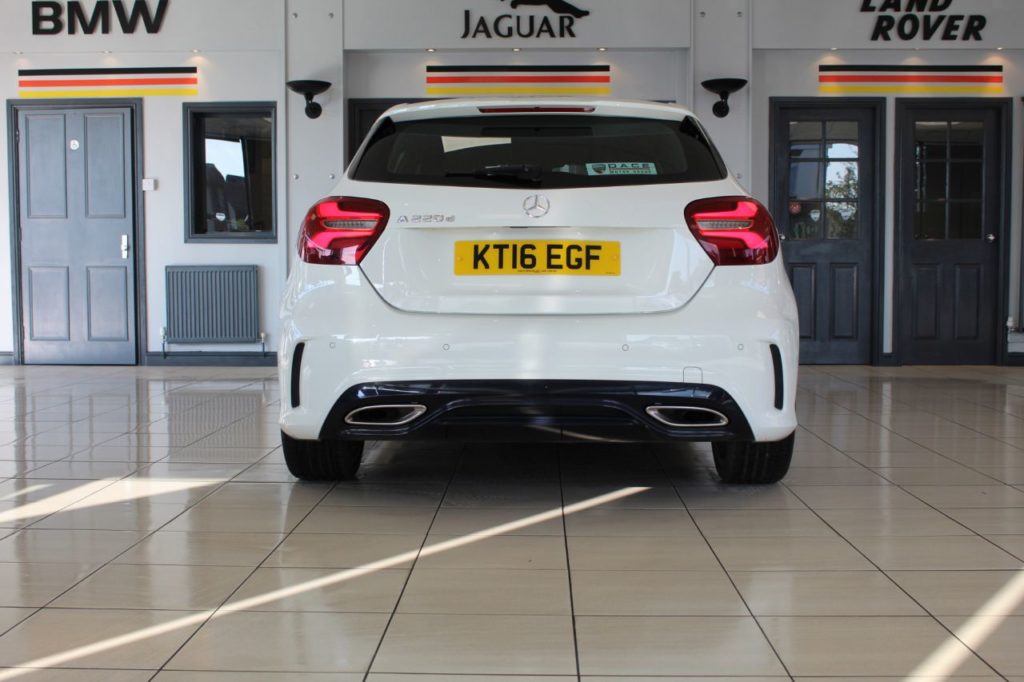 Used_2016_WHITE_MERCEDES-BENZ_A-CLASS_2